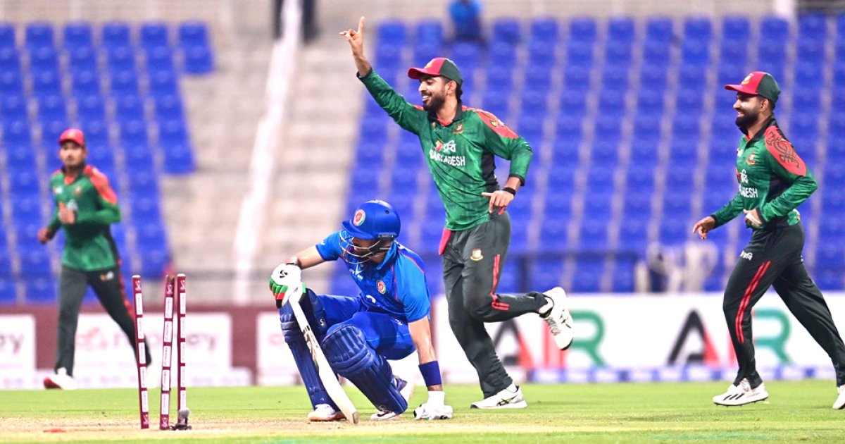 সাইফ ম্যাজিকের পরও ২৯৩ রান করলো আফগানরা