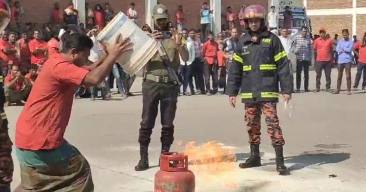 বেনাপোল বন্দরে যৌথ অগ্নিনির্বাপণ মহড়া