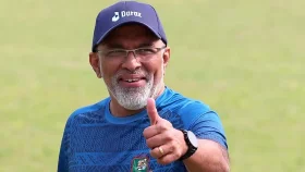 থাপ্পড় নয় নাসুমকে &lsquo;টোকা&rsquo; দিয়েছিলেন হাথুরুসিংহে, দাবী হেরাথ-পোথাসের