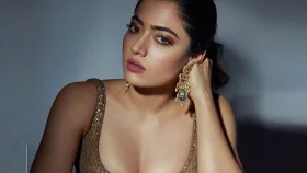 মুক্তির আগেই শতকোটি আয় 