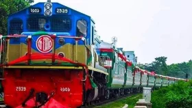মঙ্গলবার থেকে ট্রেন চলাচল বন্ধের শঙ্কা
