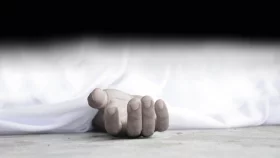 দুই সন্তান গভীর ঘুমে, ঘরে ঝুলছে মায়ের মরদেহ