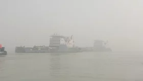 ঘন কুয়াশায় পাটুরিয়া-দৌলতদিয়ায় ফেরি বন্ধ