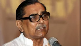 ডিবি কার্যালয়ে মেনন