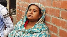 হাতের চুরি দেখে আলোর দাবি &lsquo;ওই লাশ দুইটা আমার মেয়ে ও নাতির&rsquo;