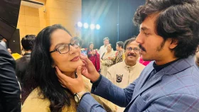 ছেলেরাই বলে দেয়, মা দাঁতে লিপস্টিক লেগে আছে: শাহনাজ খুশি