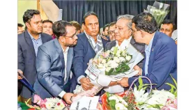 শুভেচ্ছার বাসি ফুল সরাতে ট্রাক ভাড়া!