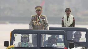 উভয়সংকটে সেনা চাপে জান্তা