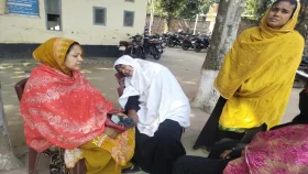 দরজা খুলেই ছেলে দেখলেন মায়ের লাশ