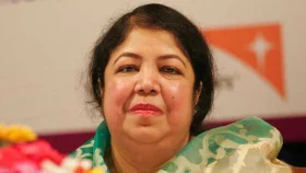 আঙুলের ছাপ ও চোখের আইরিশ বাসা গিয়ে নেওয়া হয়