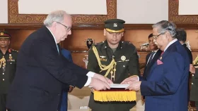 রাষ্ট্রপতির কাছে ৭ দেশের রাষ্ট্রদূতের পরিচয়পত্র পেশ
