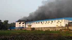 গাজীপুরে মোজা কারখানায় ভয়াবহ আগুন, নিয়ন্ত্রণে ৭ ইউনিট