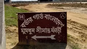 সীমান্তে অপেক্ষায় ৪০০ চাকমা, হাজারও রোহিঙ্গা পরিবার
