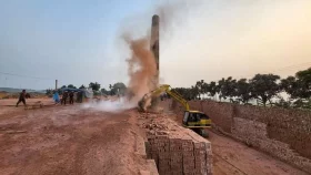 অবৈধ ৩৬ ইটভাটার একটি বন্ধ করল প্রশাসন