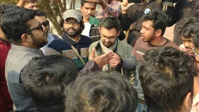 রাবিতে ধর্ষণকাণ্ডের প্রতিবাদ মিছিলে ছাত্রলীগের বাধা&nbsp;