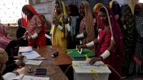 ভোট শেষ, চলছে গণনা, জনগণের প্রশংসা তত্ত্বাবধায়ক প্রধানমন্ত্রীর