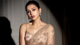 জামা ছিঁড়ে ফেলায় রেগে গেলেন মিমি চক্রবর্তী!