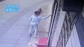 বোনকে বেশি ভালোবাসে বাবা, অভিযোগ নিয়ে থানায় শিশু