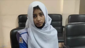 ঘরে বাবার মরদেহ, পরীক্ষাকেন্দ্রে অশ্রুসজল মেয়ে