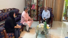 কারামুক্ত প্রিন্সের বাসায় ড. মঈন খান