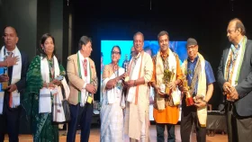 মহাত্মা গান্ধী আন্তর্জাতিক শান্তি পুরস্কার পেলেন মোস্তাফিজুল হক