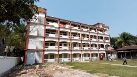 শিক্ষা সফরের বাসে শিক্ষক-শিক্ষার্থীদের মদপান!