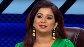 অন্য পরিচয়ের শ্রেয়া ঘোষাল