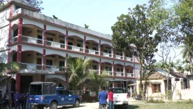 এসএসসি পরীক্ষা শুরুর আগে উত্তরপত্রের ছড়াছড়ি