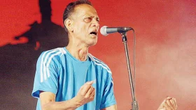 পপ গুরু আজম খানের জন্মদিন আজ