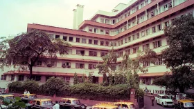 ১০০ রুপির ট্যাবলেটে ক্যানসার নিরাময়ের দাবি