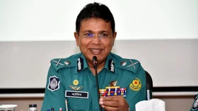 কোটা আন্দোলনকারীদের ডিএমপি কমিশনারের হুঁশিয়ারি
