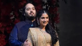 মুকেশ-নীতার পুত্রবধূ কে এই রাধিকা মার্চেন্ট?
