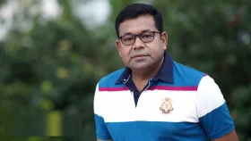 দুষ্টু চক্রের হাত থেকে রক্ষা পেলেন মনির খান!