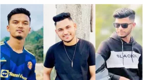 সড়কে প্রাণ গেল ৩ বন্ধুর