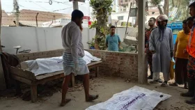 গজারিয়ার সড়কে ঝরল  দুই প্রাণ
