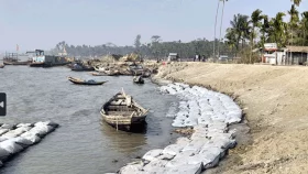 কমলনগরে মেঘনার বাঁধ নির্মাণে চাঁদাবাজির অভিযোগ, মামলা