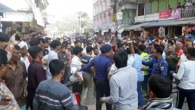 ওয়াজ মাহফিলের চাঁদা তোলা নিয়ে দ্বন্দ্বে ব্যবসায়ীকে মারধর