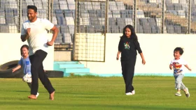 মিরপুরে বাবা সাকিবের অন্যরকম বিকেল