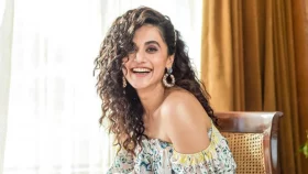 রাজকুমারকে খুঁজতে গিয়ে ব্যাঙকে চুমু খেয়েছেন তাপসী!