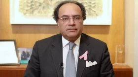 মন্ত্রী হতে ছাড়ছেন ৩ কোটি বেতনের চাকরি