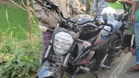 মোটরসাইকেল কিনতে গলায় ফাঁস নিয়েছিলেন, সেই মোটরসাইকেলে প্রাণ গেল দুই বন্ধুর