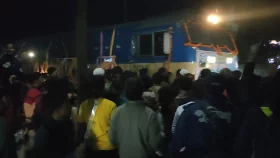 উদ্বোধনের দিনেই বুড়িমারী এক্সপ্রেস অবরোধ