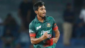 পরপর তিন ওভারে তিন উইকেট সাকিবের