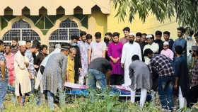 বাবার পাশে চিরনিদ্রায় অবন্তিকা