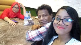 &lsquo;আল্লাহ আর নিতে পারছি না&rsquo; কেন বলছেন গায়ক আকবরের স্ত্রী