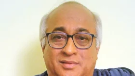 ৩৭ দিন ধরে ভেন্টিলেশনে বর্ষীয়ান অভিনেতা, অবস্থা সঙ্কটজনক