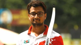 অবসর ভেঙে ফিরতে চান রোমান, চেয়েছেন ক্ষমা