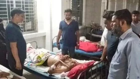 তিন পুলিশকে কুপিয়ে নারী আসামিকে ছিনতাই