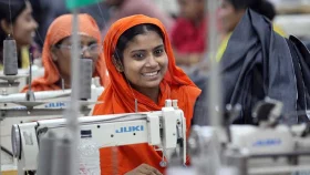 ঈদের ছুটির আগে বেতন-বোনাস দেওয়ার নির্দেশ