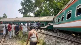 বিজয় এক্সপ্রেসের বগি লাইনচ্যুত: চারদিনেও শেষ হয়নি উদ্ধার কাজ